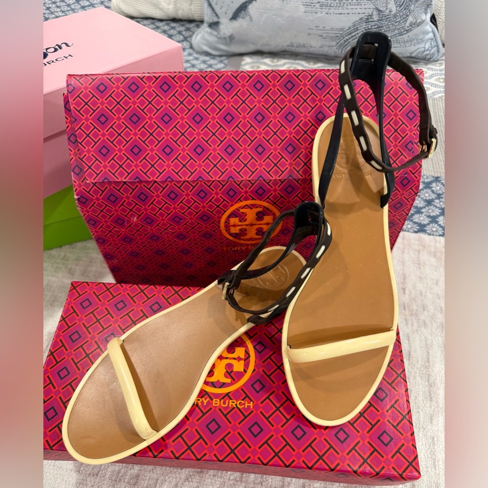 Tory Burch Strap Rubber Sandals size 8 - Adorable! GUC!